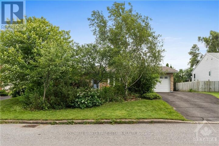 Property Photo: 12 Oakwood Avenue ON K2E 6A5
