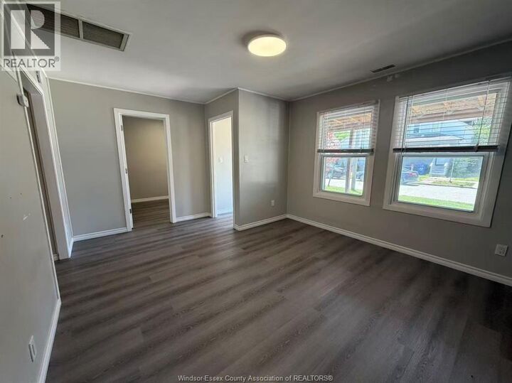 Property Photo:  768 Bridge Avenue  ON N9B 2M6 