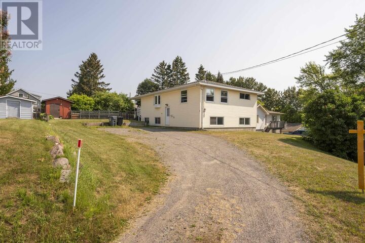 Property Photo: 40 Lawrence Ave ON P7A 6X5