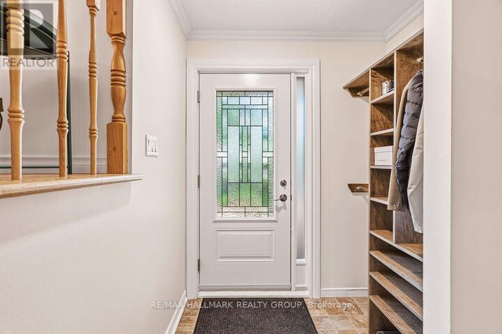 Property Photo: 409 Montfort Street 4 ON K1L 8G8