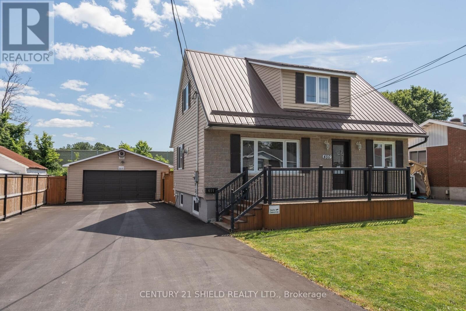 Property Photo: 450 Patrick Street ON K6K 1G5