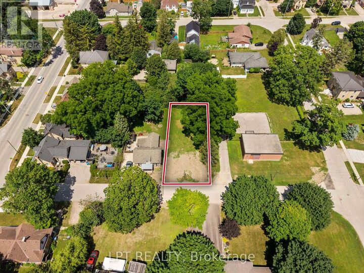 Property Photo:  224 Roskeen Street  ON N0M 2K0 