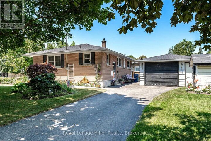Property Photo:  185 Strachan Street  ON N5A 2B4 