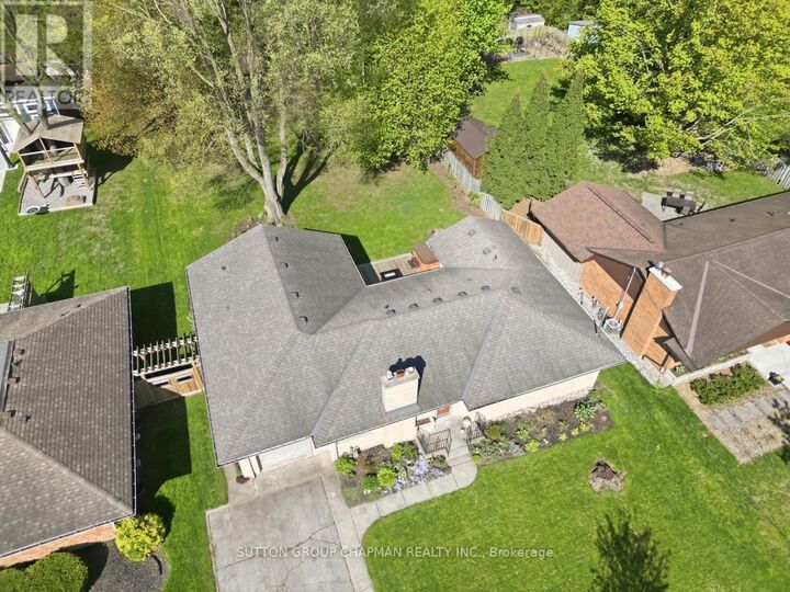 Property Photo:  590 Oakridge Drive  ON N6H 3G2 