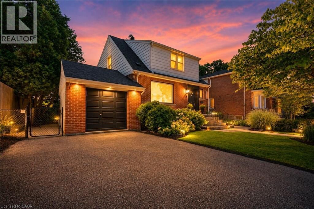 Property Photo:  19 East 34th Street  ON L8V 3W2 