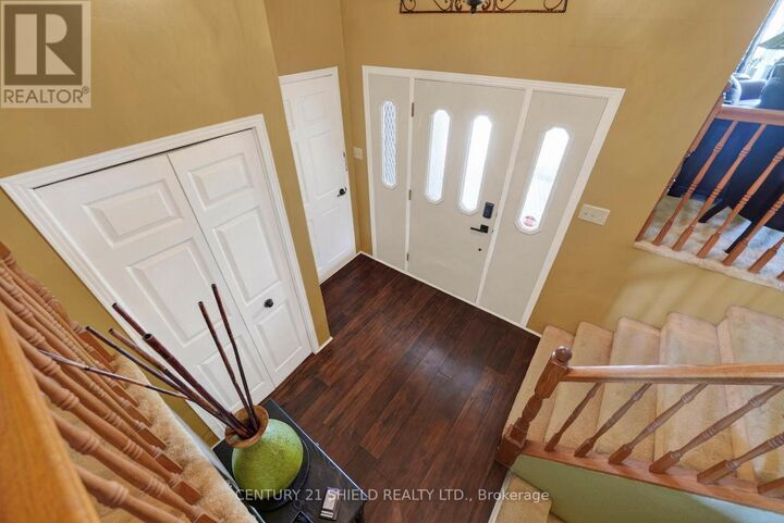 Property Photo: 812 Briarhill Avenue ON K6J 3N5