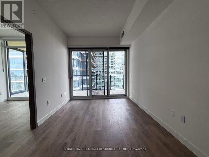 Property Photo: 3 Concord Cityplace Way 2506 ON M5V 0X4