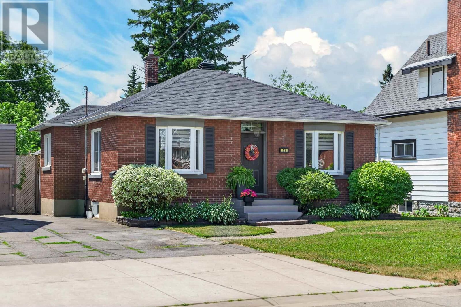Photo de la propriété:  43 Forest Ave  ON P6B 1A3 