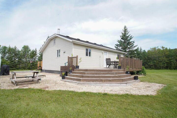 Property Photo:  40020 Mile 69N Road  MB R0E 0C0 