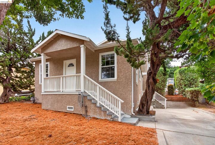 Property Photo:  7925 Greenly Dr  CA 94605 