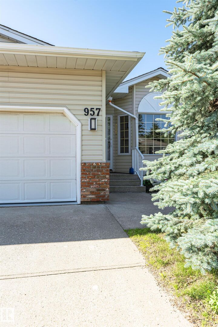 Property Photo:  957 Youville Drive NW  AB T6L 6T2 