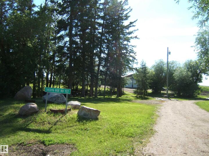 Property Photo:  543016 Rng Rd 122  AB T0B 4K0 