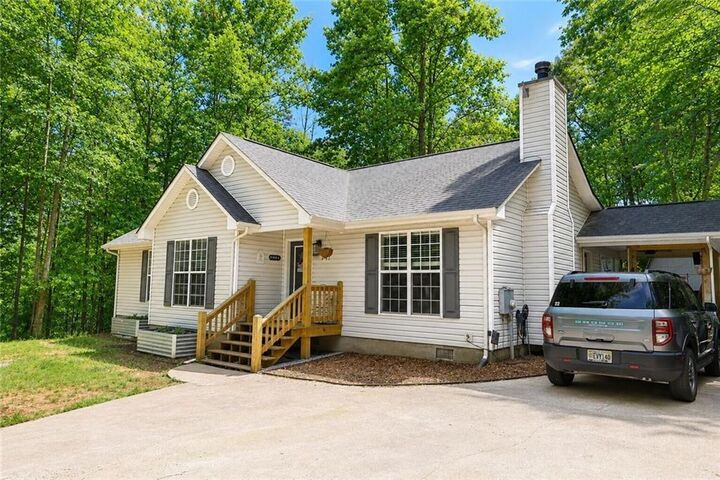 Property Photo: 2033 Carson Segars Road GA 30558