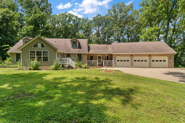 Property Photo:  2530 S 400  IN 46350 