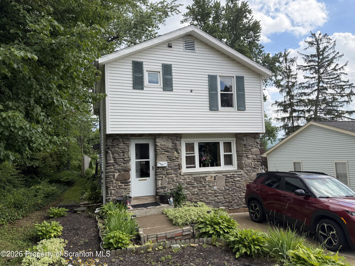 Property Photo:  109 Armstrong Avenue  PA 18411 