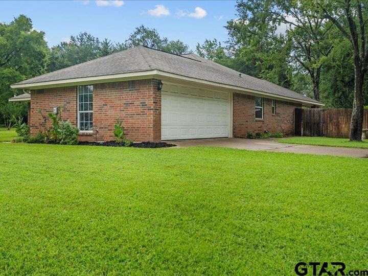 Property Photo:  131 County Road 2234  TX 75773 