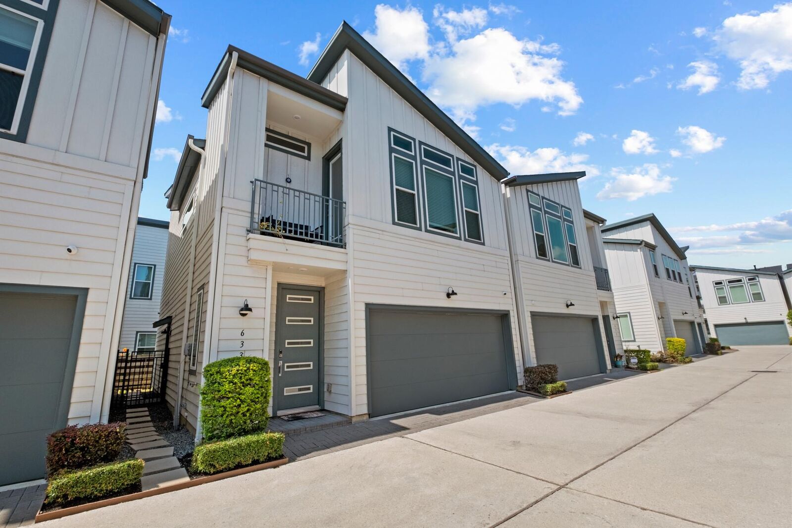 Property Photo: 633 Press Street TX 77020