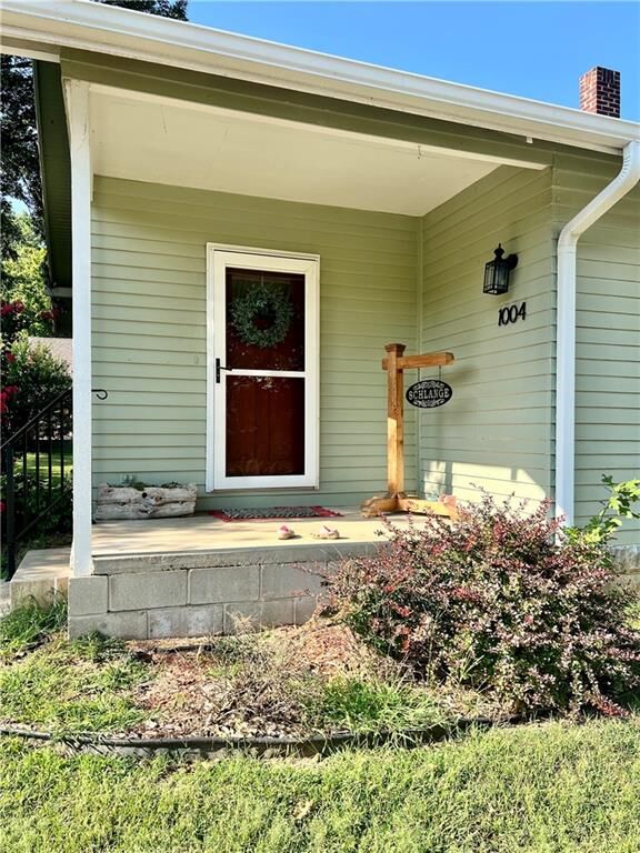 Property Photo:  1004 N 2nd Street  KS 67301 