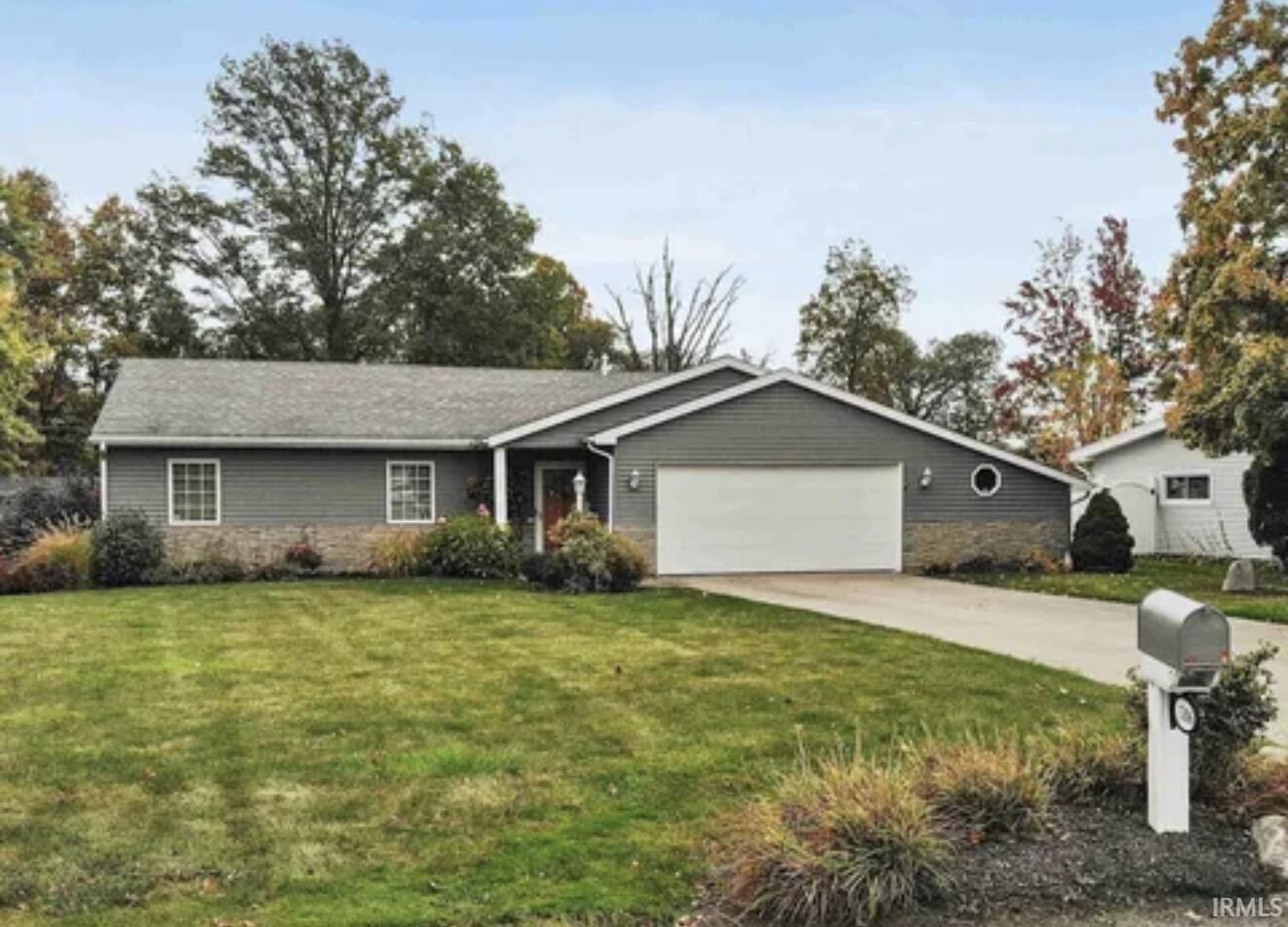 Property Photo:  5106 Golfview Drive  IN 46818-9341 