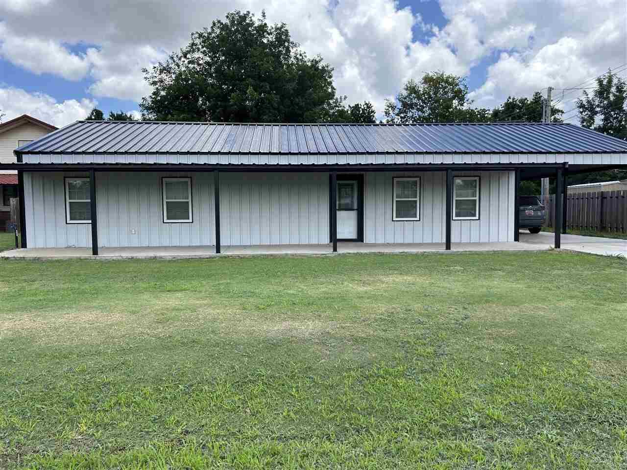 Property Photo:  110 S Grove Street  OK 73006-0110 