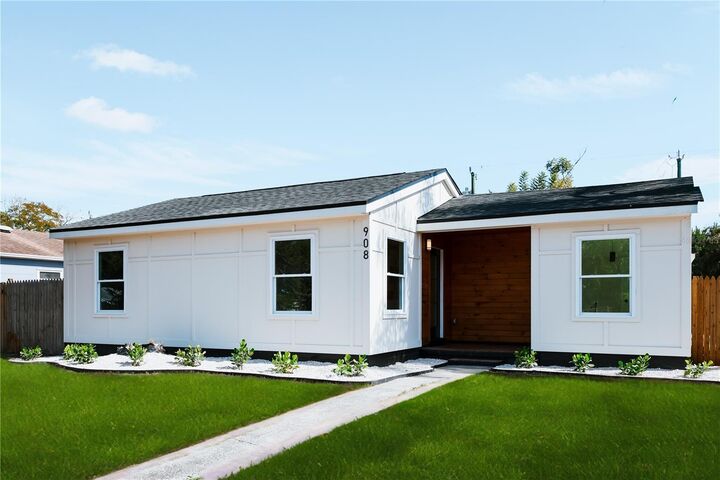 Property Photo: 908 61st Street S FL 33707