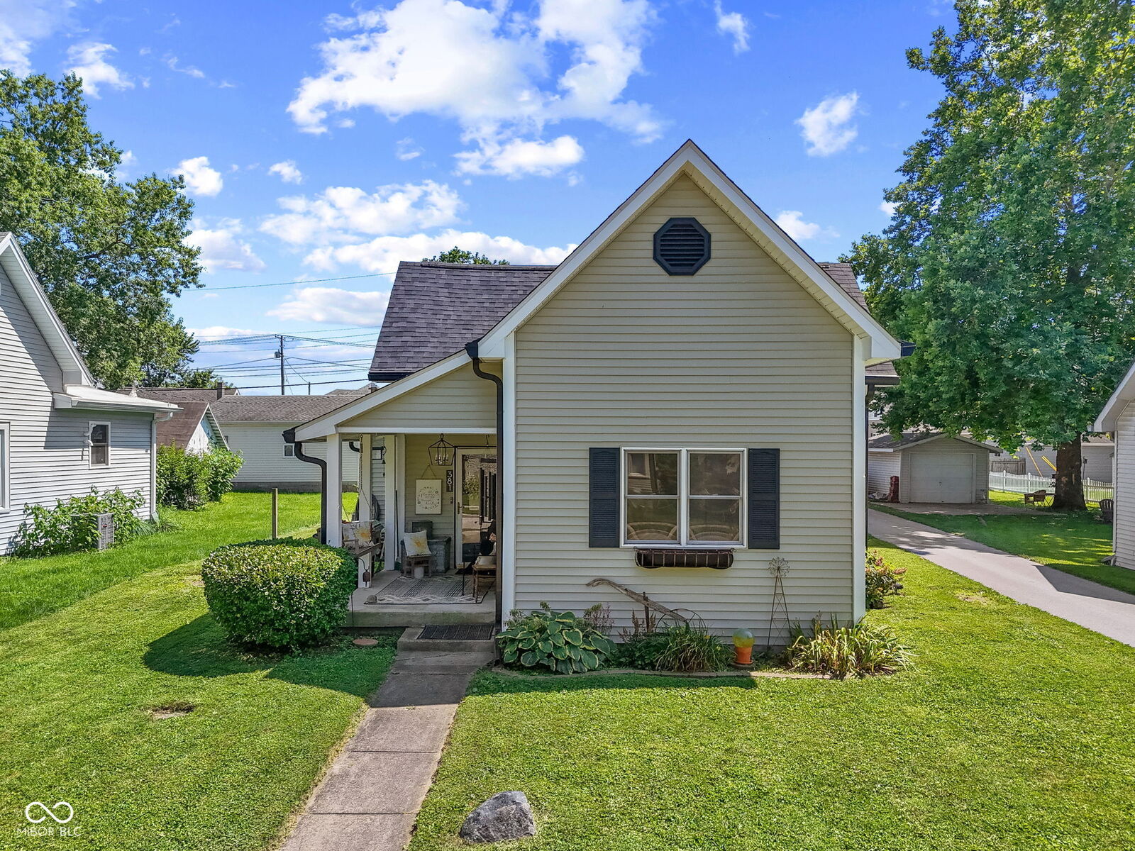 Property Photo:  381 W Pearl Street  IN 46142 