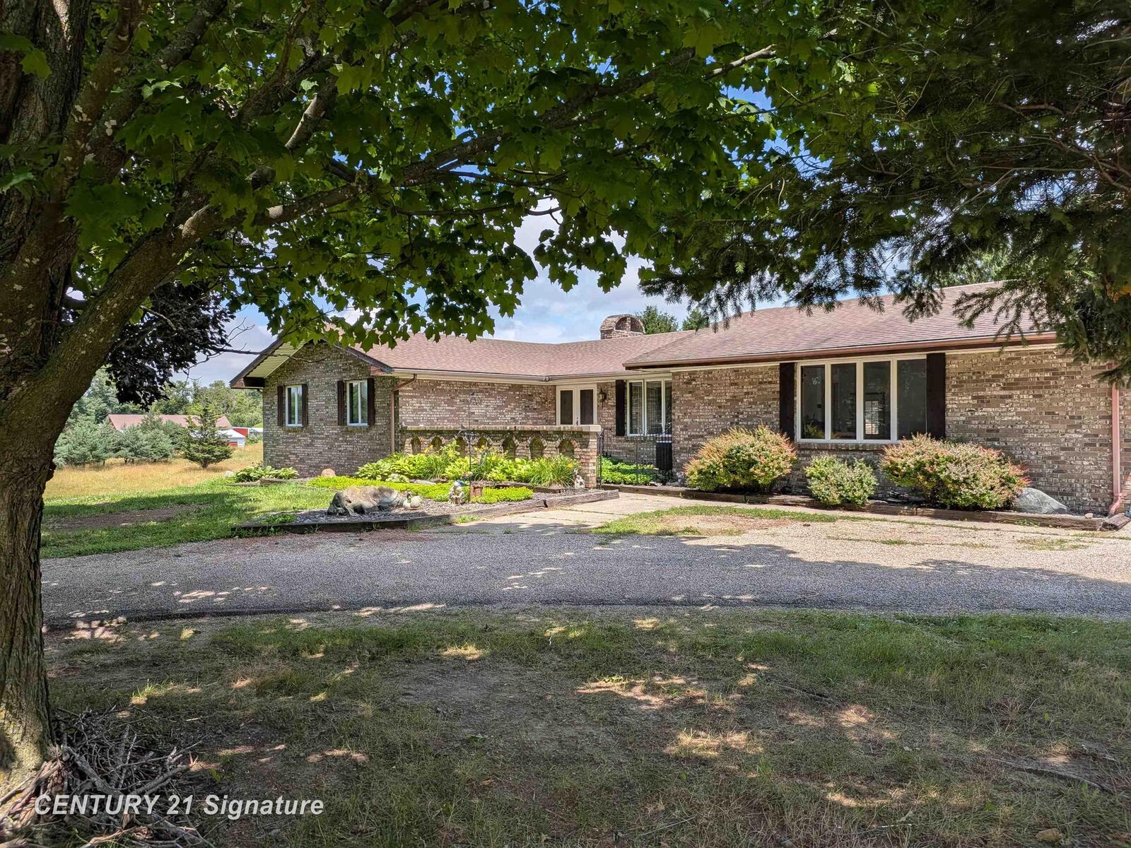 Property Photo:  2995 Lyons Road  MI 48867 
