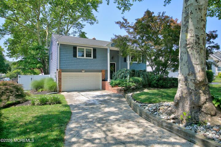 Property Photo:  15 Mohawk Avenue  NJ 07701 