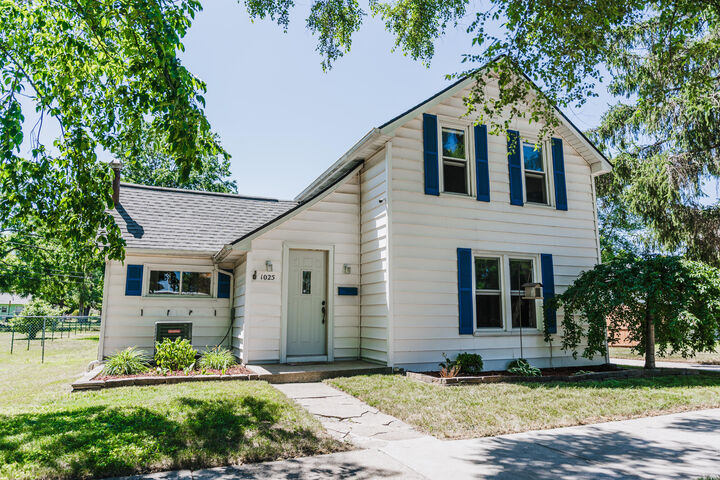 Property Photo: 1025 Marion Avenue MI 49307