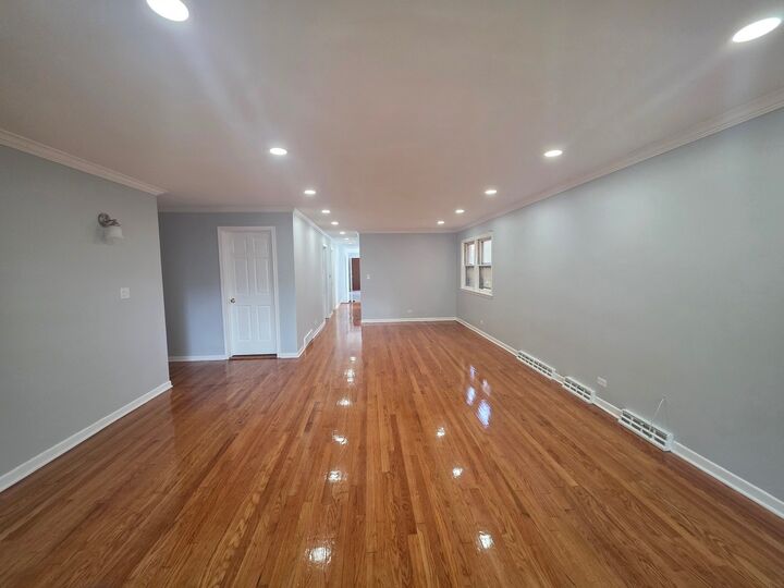 Property Photo:  2623 W Arthur Avenue 1  IL 60645 