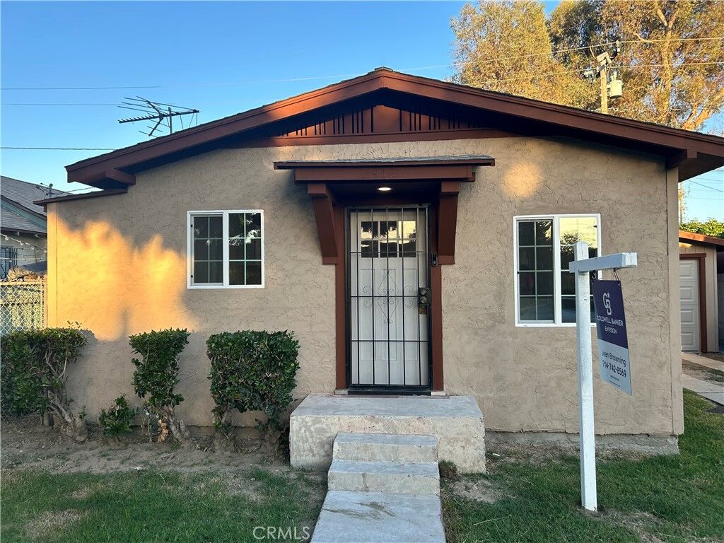 Property Photo: 2412 Gale Avenue CA 90810
