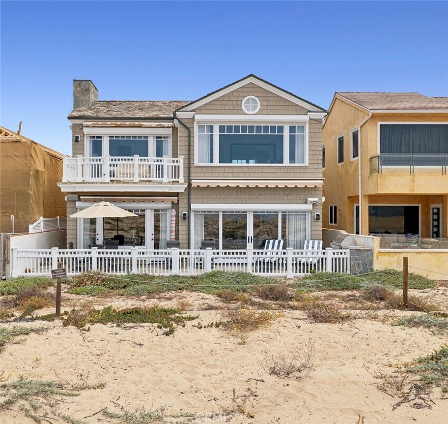 Property Photo: 1550 E Oceanfront CA 92661