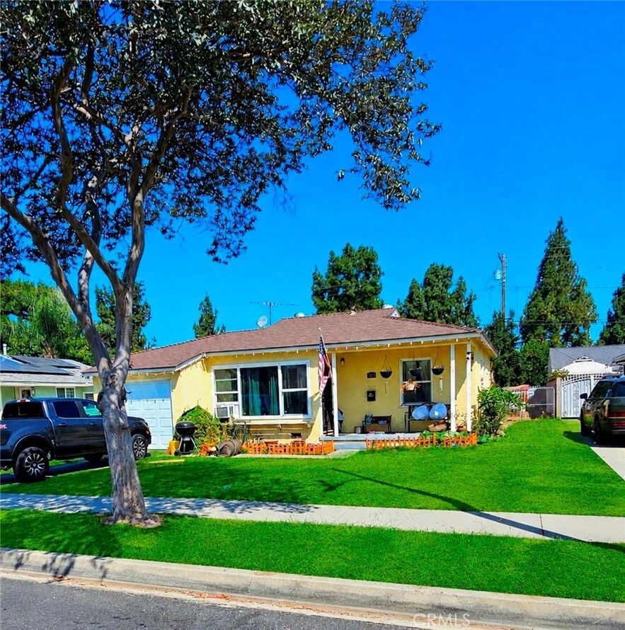 Property Photo:  5533 Maris  CA 90660 