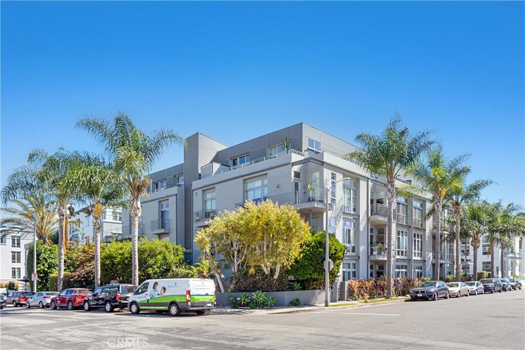 Property Photo:  13320 Beach 203  CA 90292 
