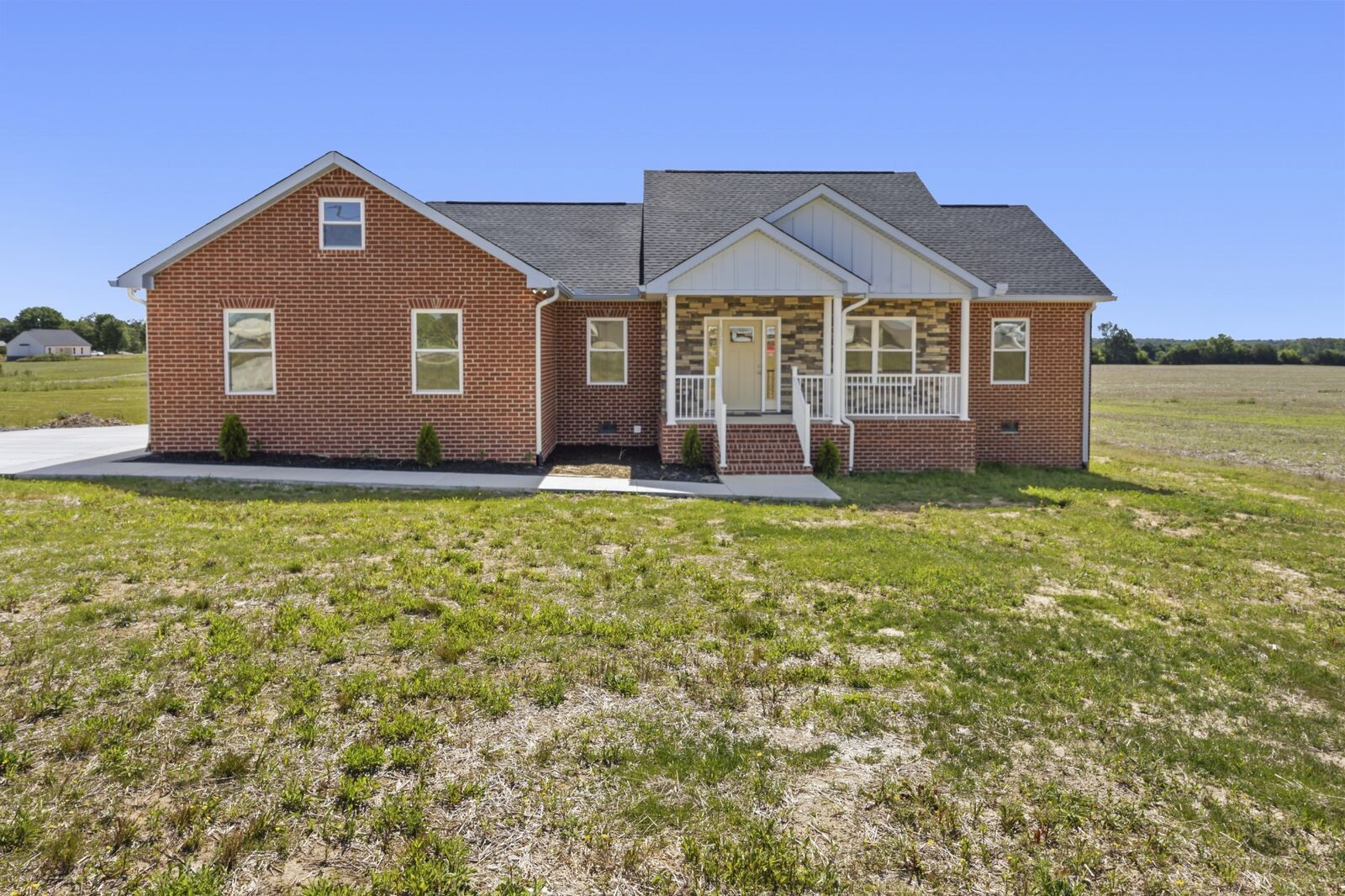Property Photo: 6265 McMinnville Hwy TN 37166