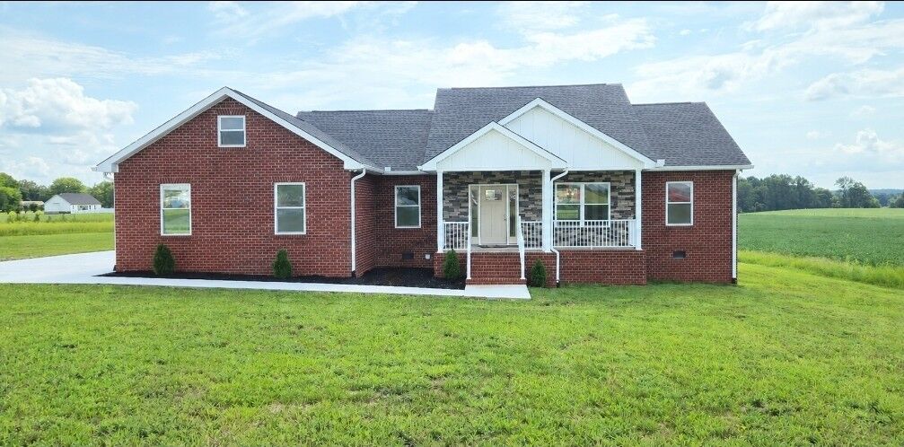 Property Photo:  6265 McMinnville Hwy  TN 37166 