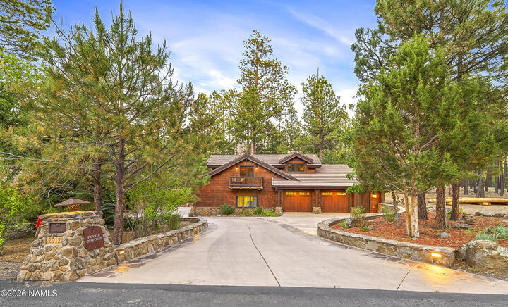 Property Photo: 2912 N Creekside Drive AZ 86001
