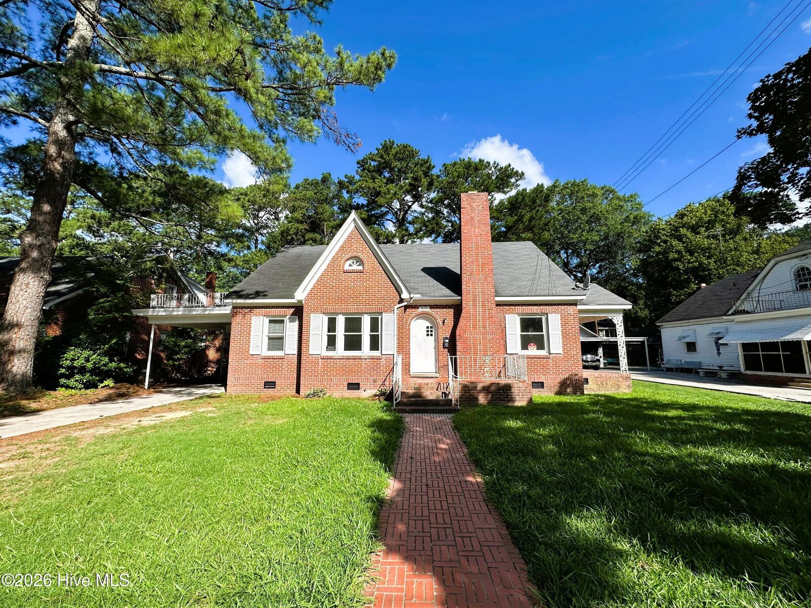 Property Photo:  415 Academy Street N  NC 27910 
