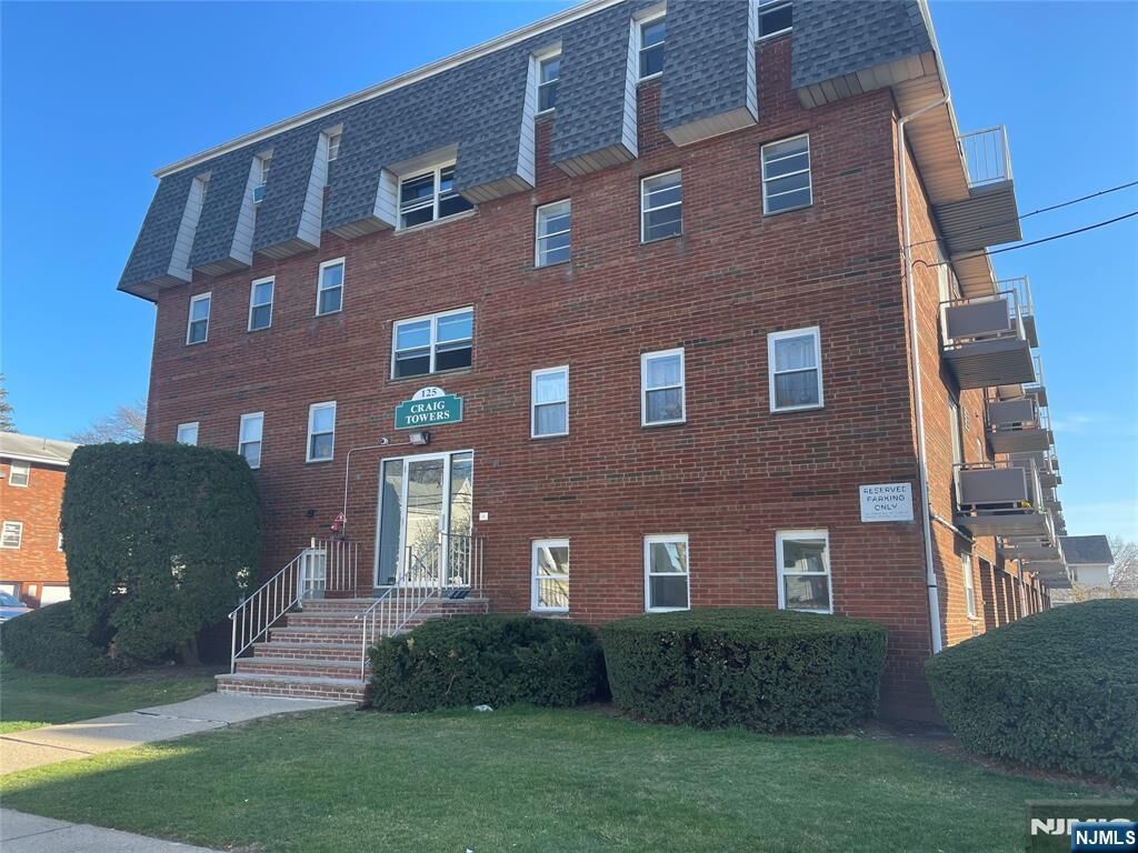 Property Photo: 125 Lawrence Street 4C NJ 07601