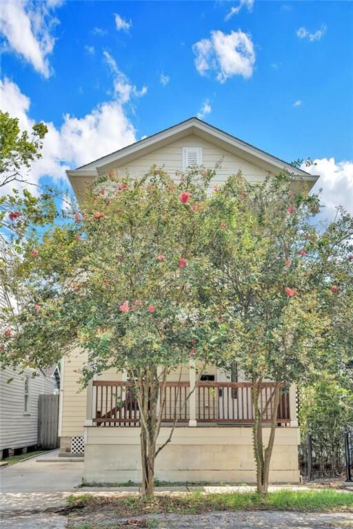 Property Photo:  925 Hillary Street  LA 70118 