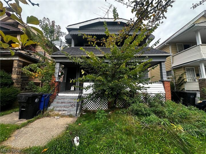 Property Photo:  941 Alhambra Road  OH 44110 