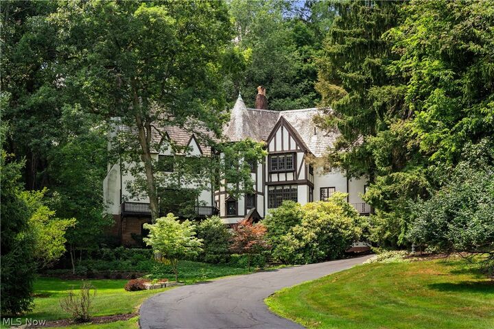 Property Photo: 2421 Brentwood Road NW OH 44708