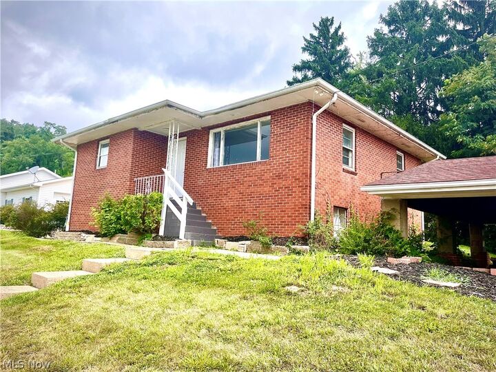 Property Photo: 809 Delia Avenue OH 43935