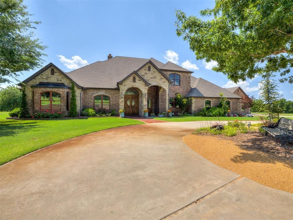 Property Photo: 12801 S Choctaw Road OK 74857