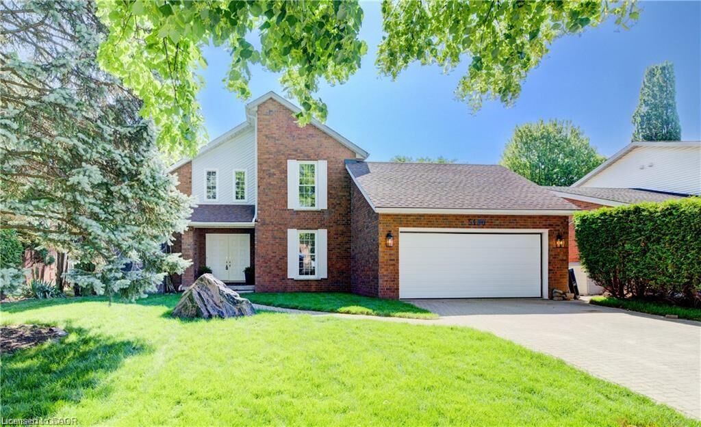 Property Photo:  
