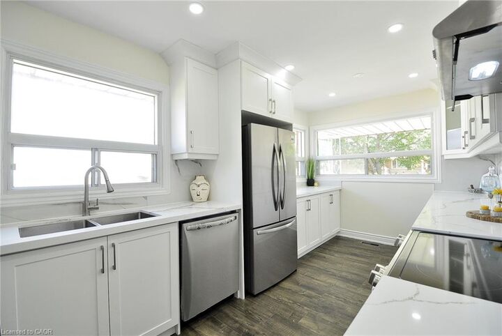 Property Photo:  75 Olympic Drive E Main  ON N2M 3S7 