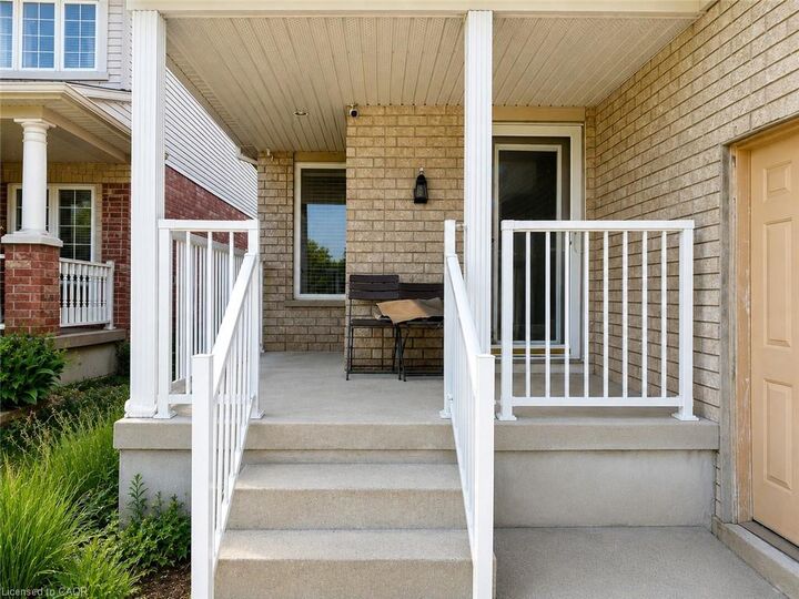 Property Photo:  