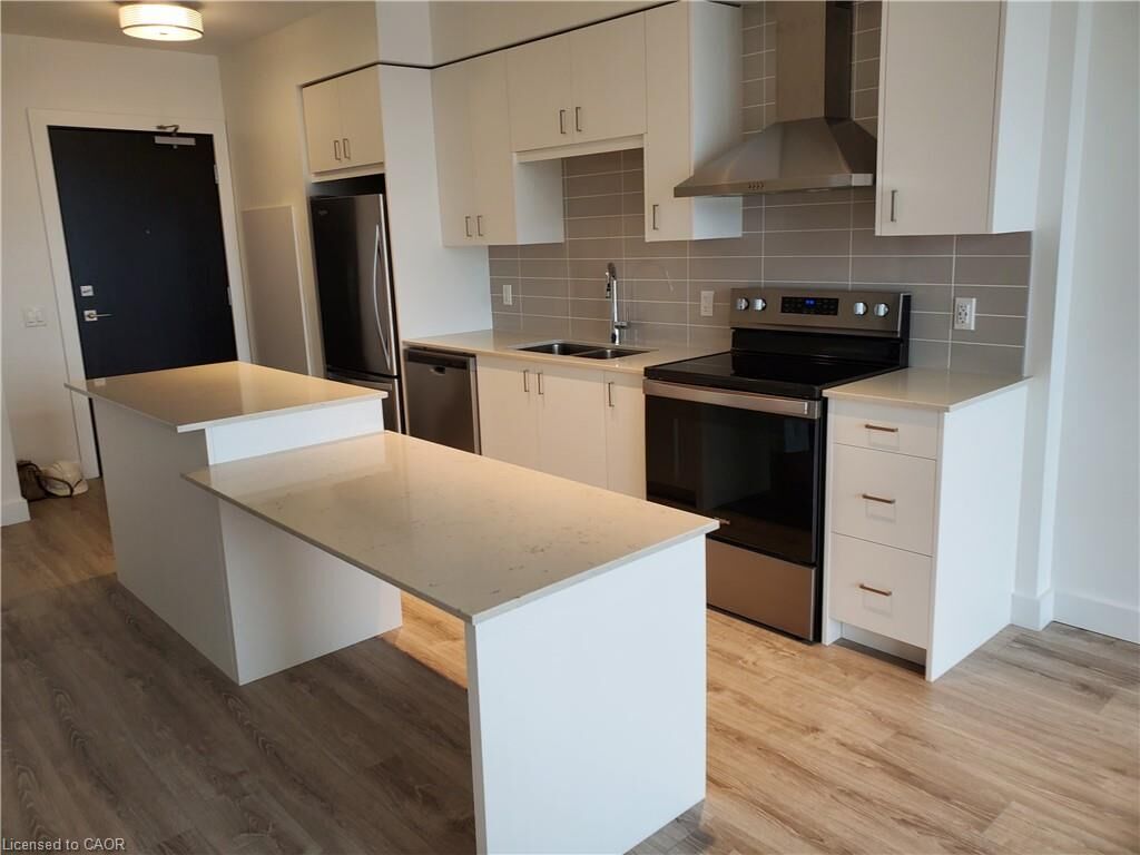 Property Photo:  