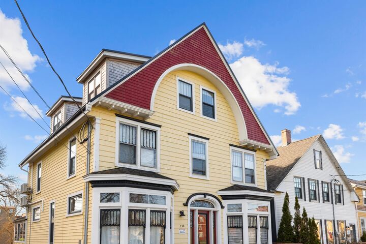 Property Photo: 240 Sydney Street PE C1A 1H1