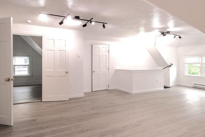 Property Photo: 5 Stoneland Rd 3 MA 01603